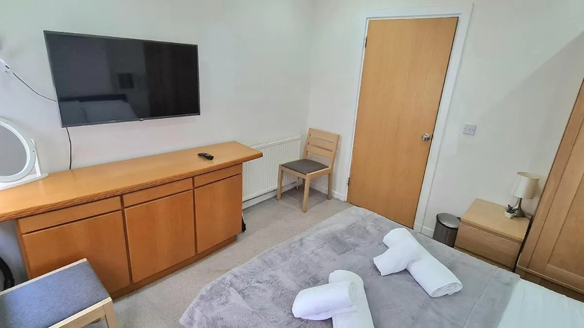 Luxurious Spacious 3 Bedroom Apartment - Edinburgh City Centre - Excellent Location - Five Star Amenities & Service United Kingdom