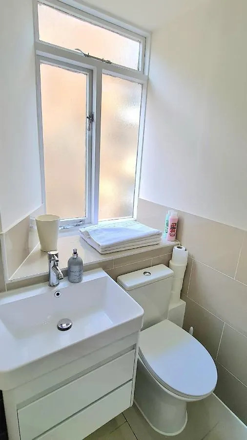 Luxurious Spacious 3 Bedroom Apartment - Edinburgh City Centre - Excellent Location - Five Star Amenities & Service United Kingdom